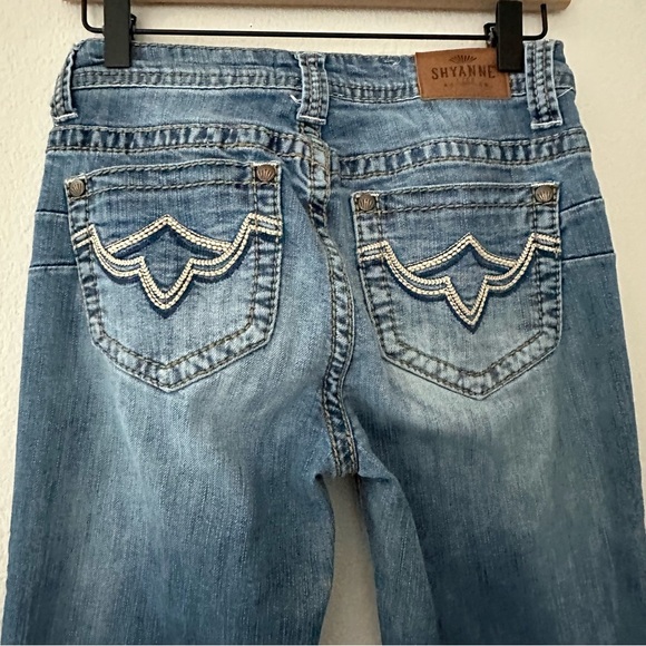 Shyanne women’s wide leg jeans - Picture 2 of 8